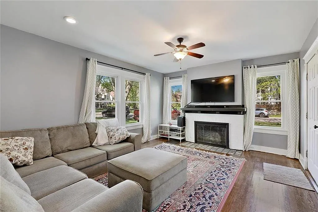3 bed, 1482 sqft, $2,400 — Photo 3