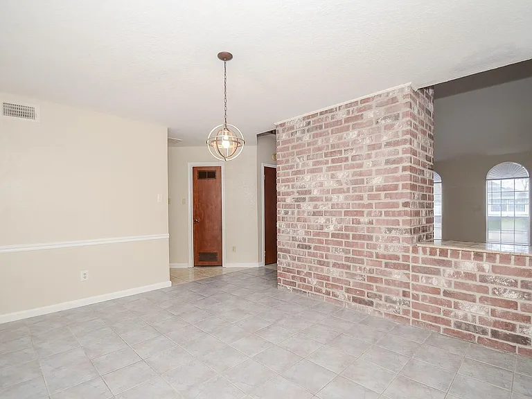 1722 Foxlake Dr — Photo 8