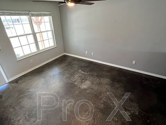 2nd image of 618 Easton Dr APT A