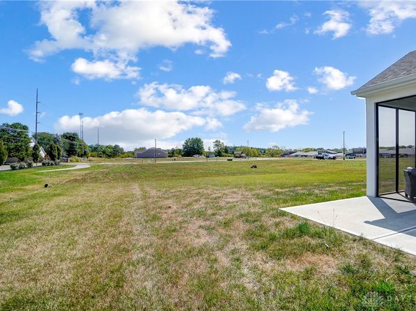 1002 Belfast Dr, Dayton, OH 45440