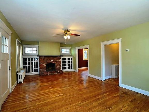 4th image of 1372 N Sheridan