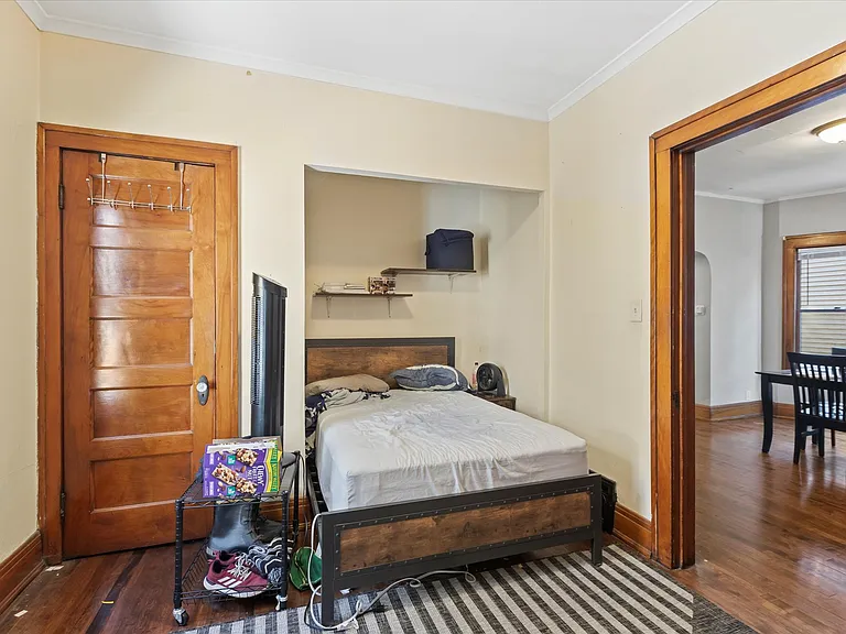 2745 N Frederick Ave — Photo 5