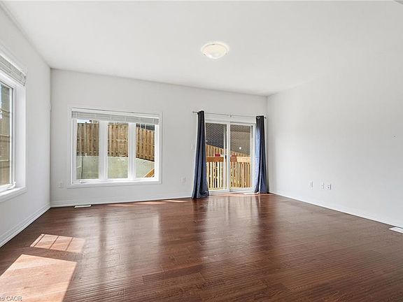 2nd image of 3996 Crown St