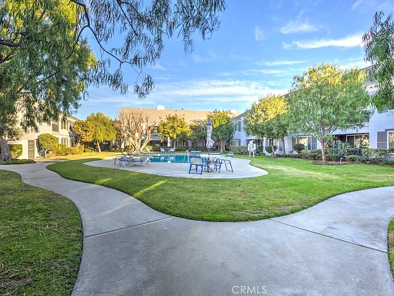 1610 S Pomona Ave #C15 — Photo 34