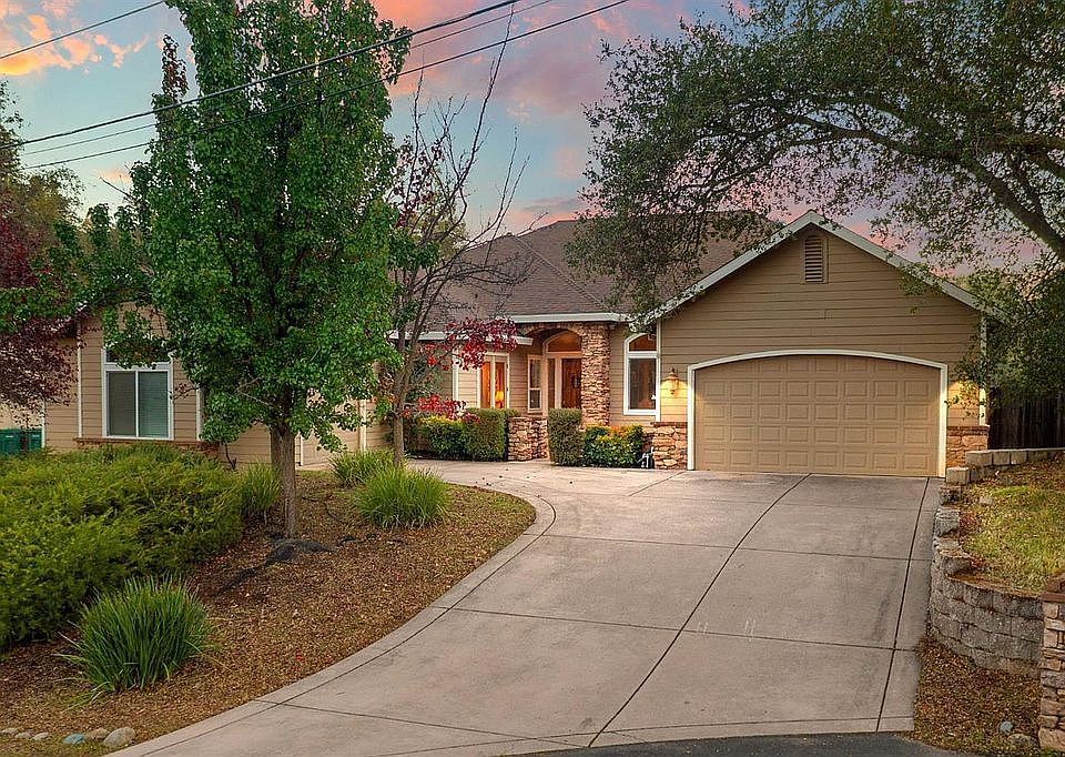 1st image of 748 Vera Ct
