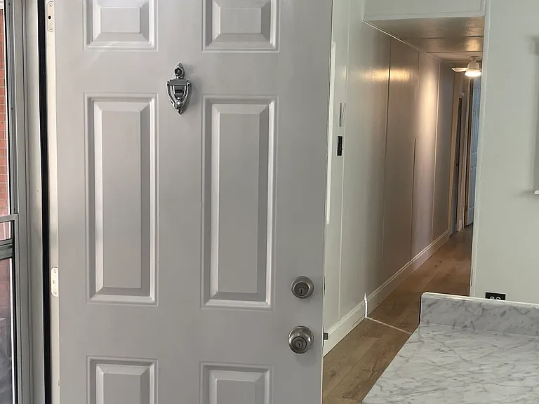 115 Thompson Dr — Photo 4