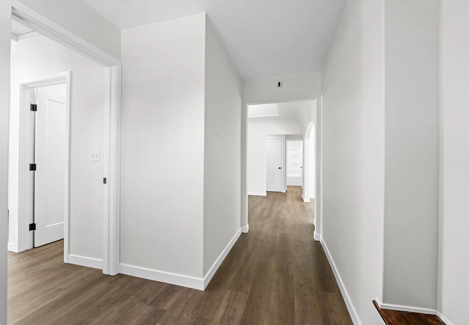 3 bed, 1268 sqft, $5,250 — Photo 2