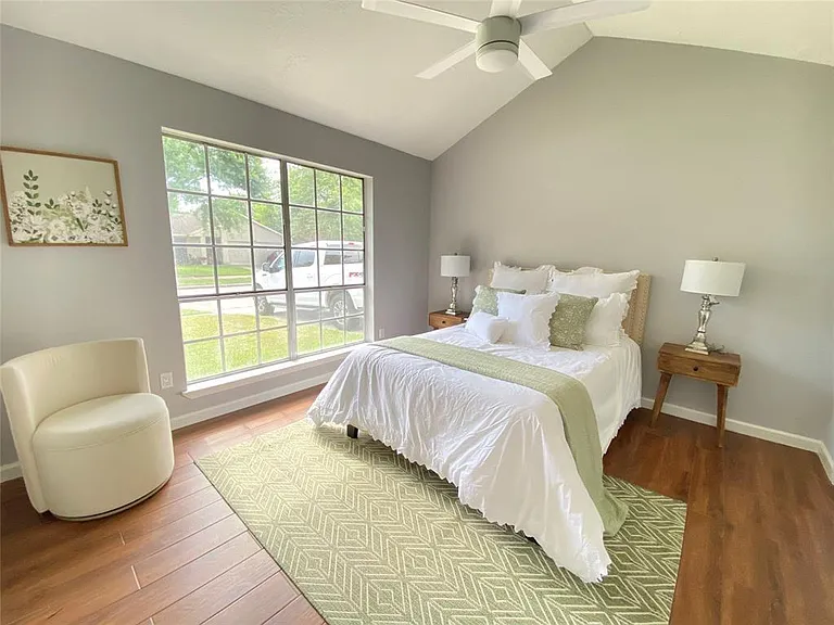1011 Melford Ave — Photo 11