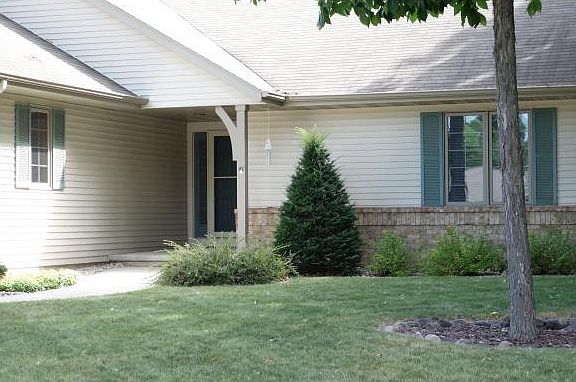 2nd image of 1055 Woodcrest Dr