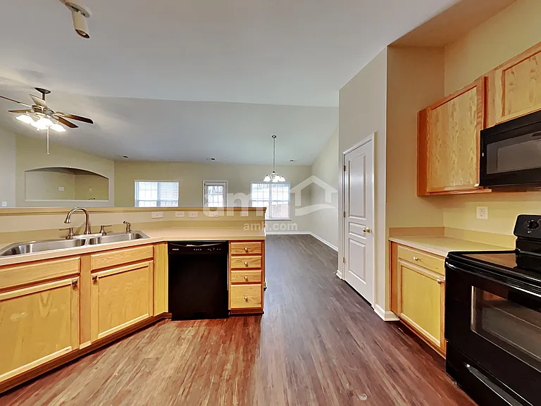 11342 Heritage Green Dr — Photo 4