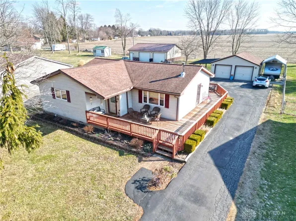 1118 Huron Trl, Jamestown, OH 45335