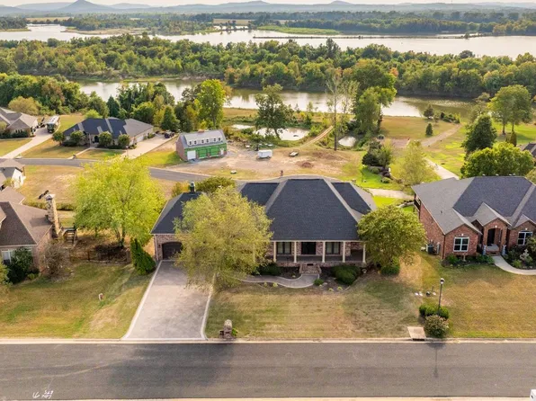 95 River Road Dr W, Mayflower, AR 72106