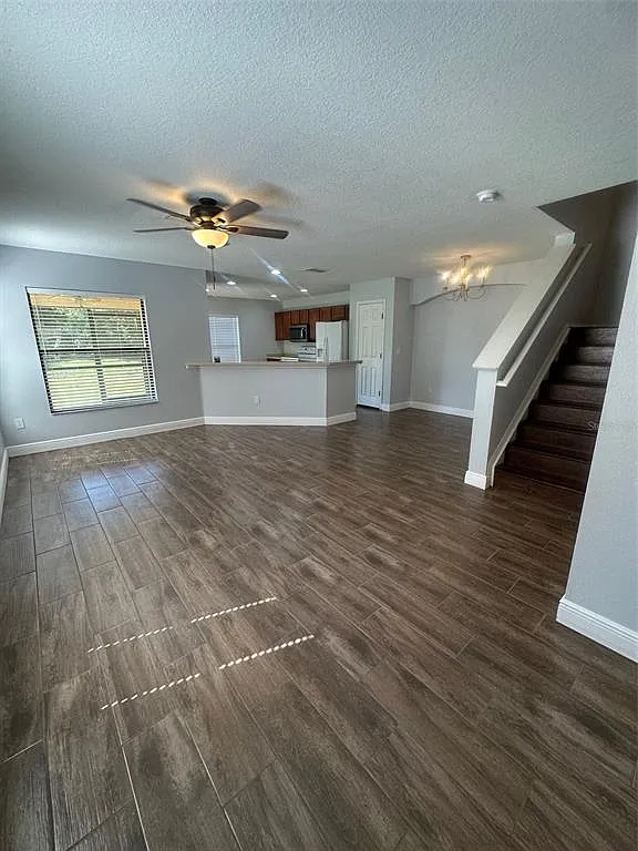 3 bed, 2.5 bath, 1665 sqft, $1,965 — Photo 2