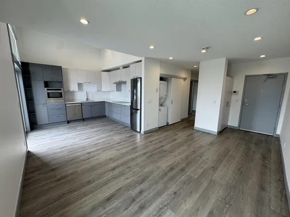 3826 Parkhill Pl SW, Calgary, AB T2S 2W7