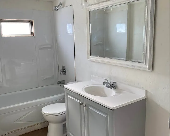 340 E Eighth North St #20 — Photo 9