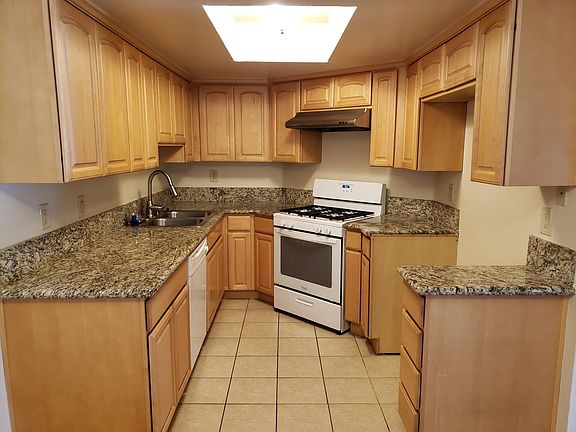 3rd image of 10903 Camarillo St APT 103
