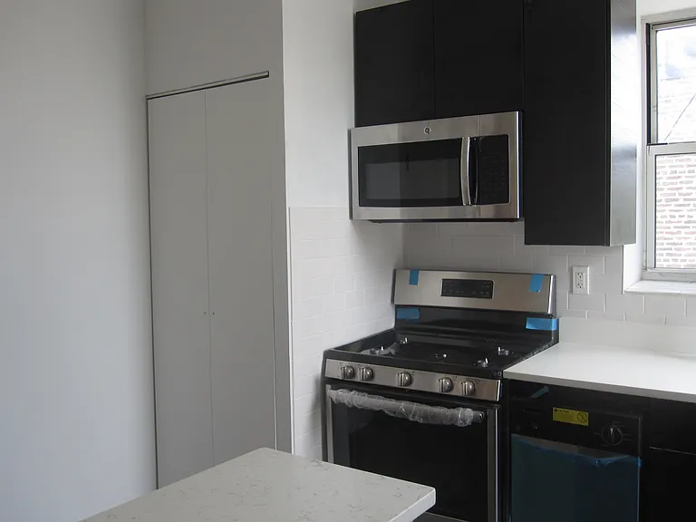609 Carroll St #3 — Photo 5