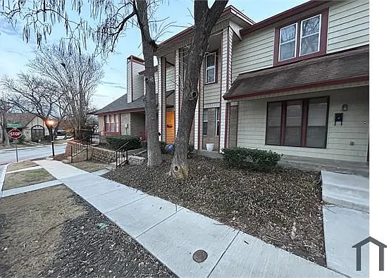 2034 Clubridge Dr — Photo 1