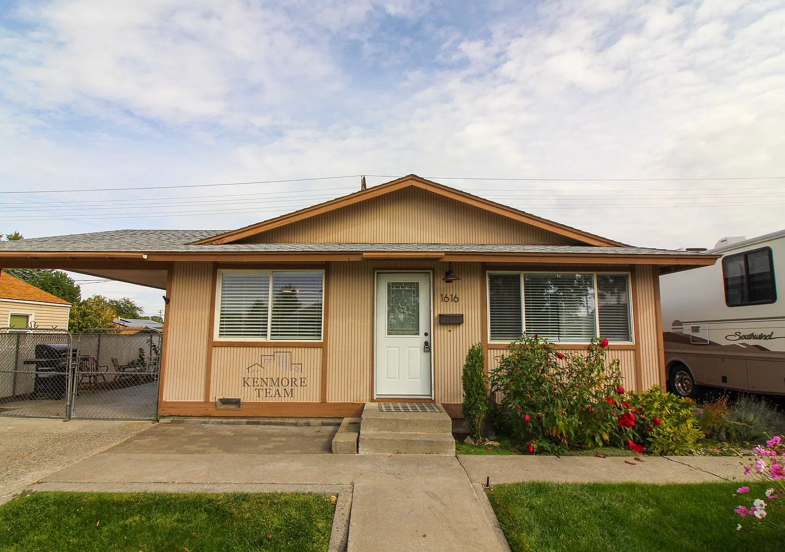 3 Bedroom, 1.5 Bathroom House in Central Richland — Photo 1