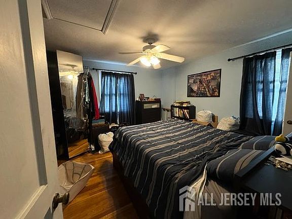 3rd image of 759 W Scott Ave