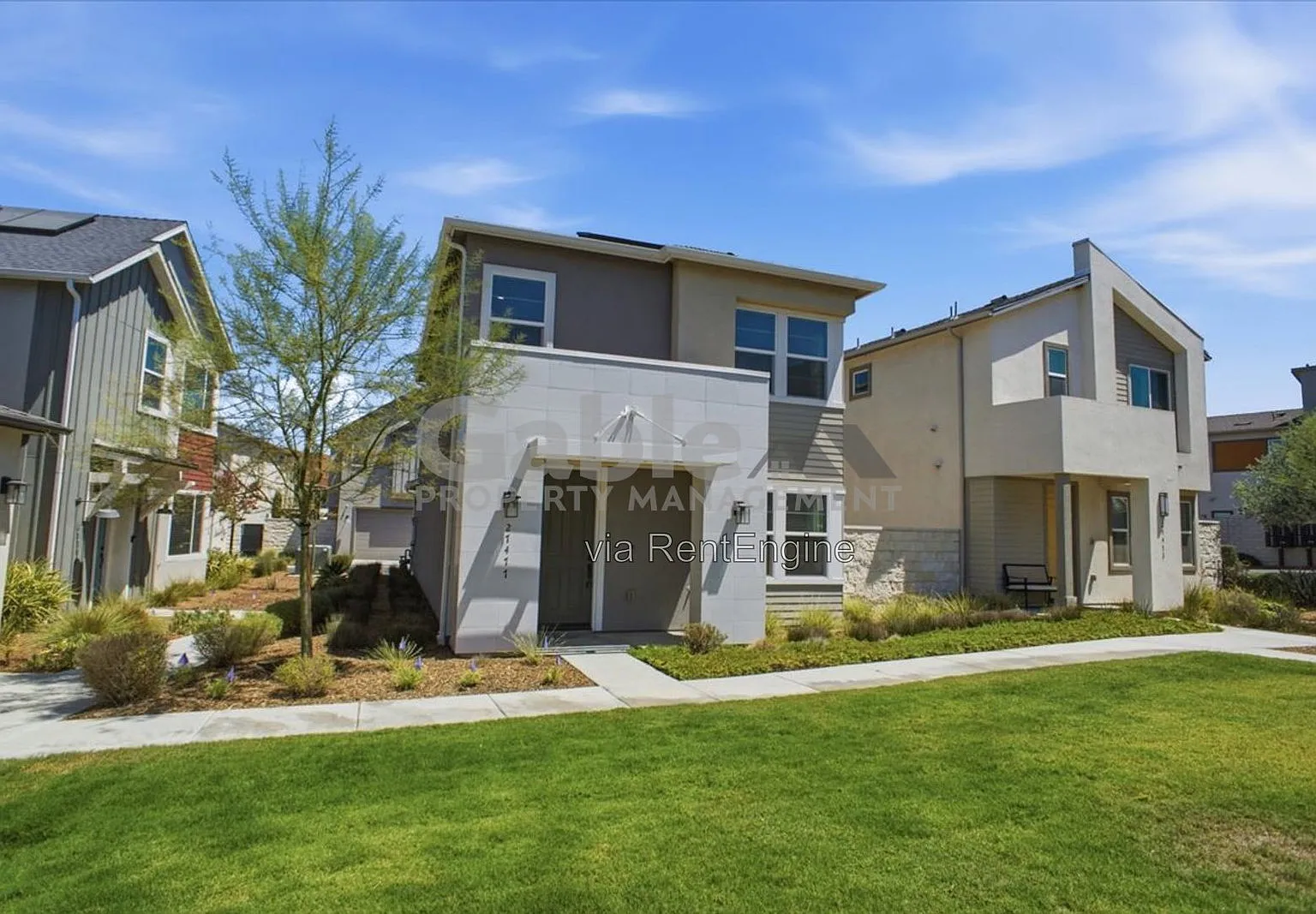 3 bed, 2.5 bath, 1412 sqft, $3,900 — Photo 1