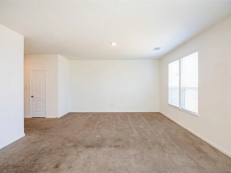 6021 Diamond Sky Ln — Photo 8