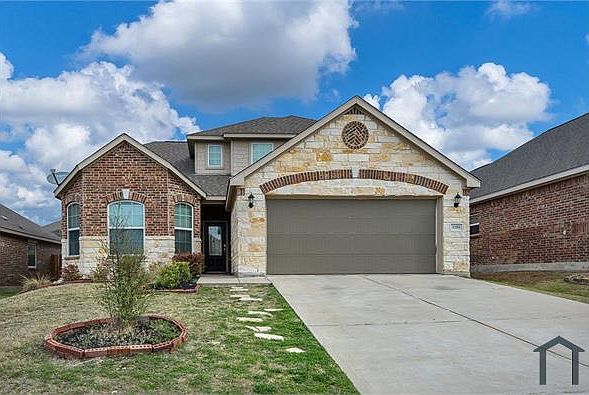 1st image of 2208 Sable Wood Dr