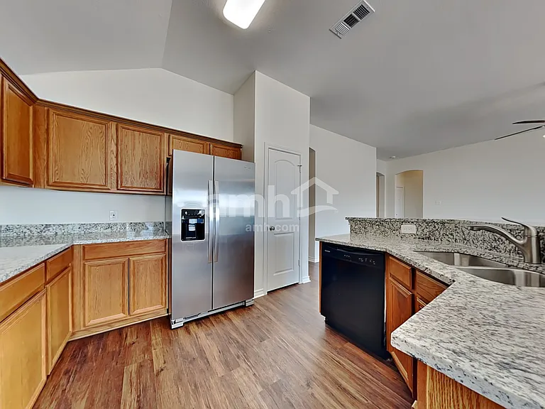 908 Mesa Vista Dr — Photo 3
