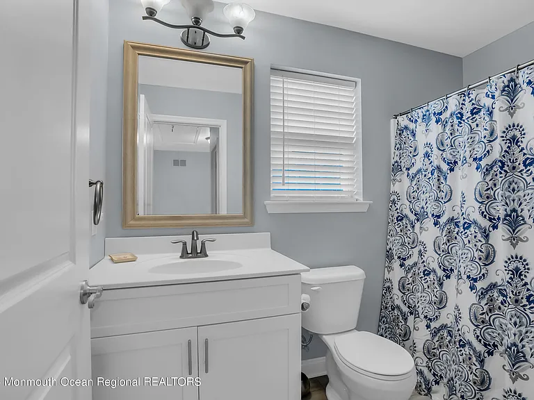 132 Chelton Ave — Photo 21