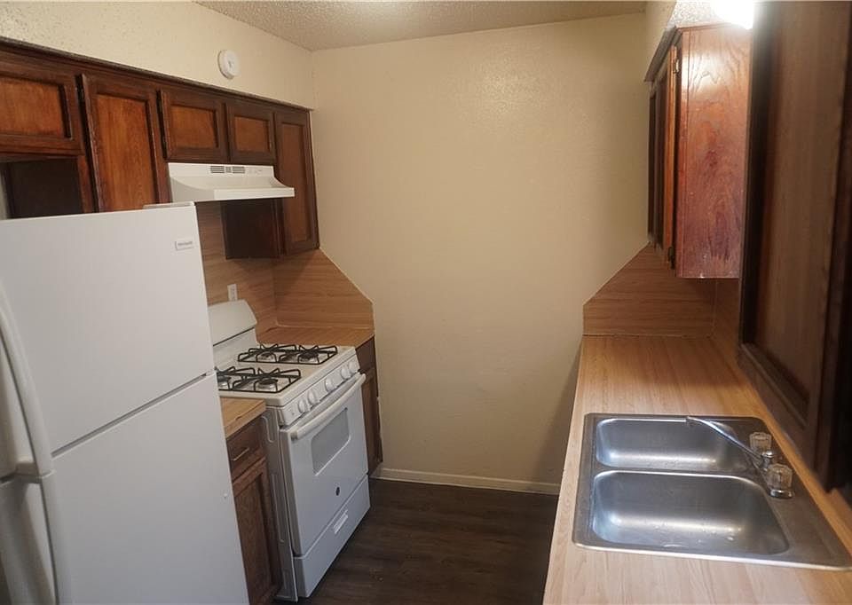 1st image of 6901 Wentworth Dr APT C