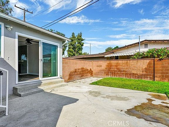 2nd image of 834 S Oakhaven Dr