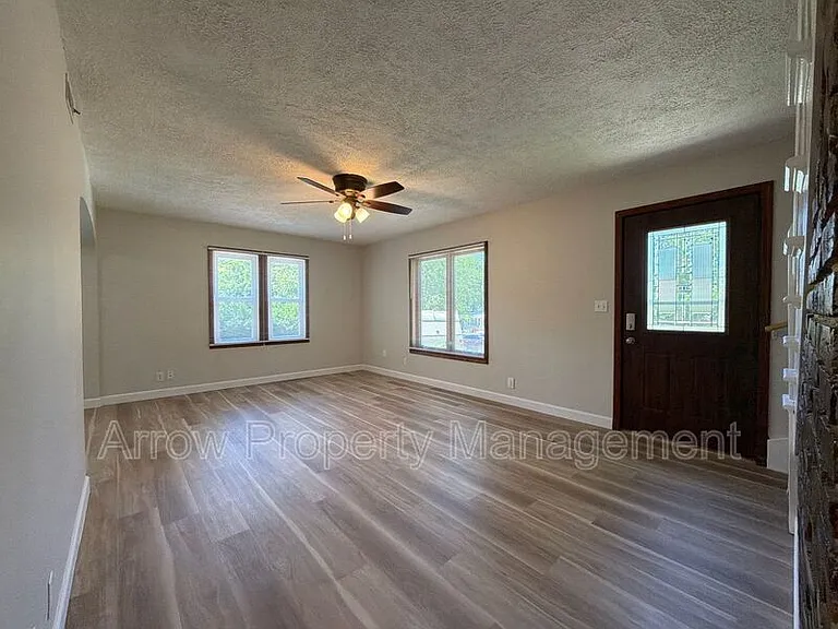 5121 Pioneers Blvd — Photo 5