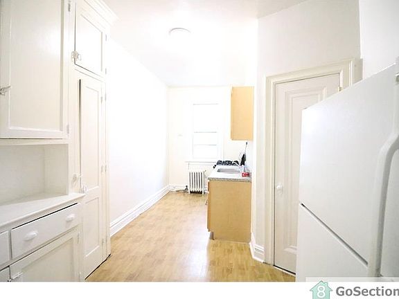 3rd image of 138 Baldwin Ave APT 20