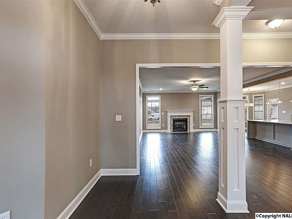5th image of 4526 Highland Park SE