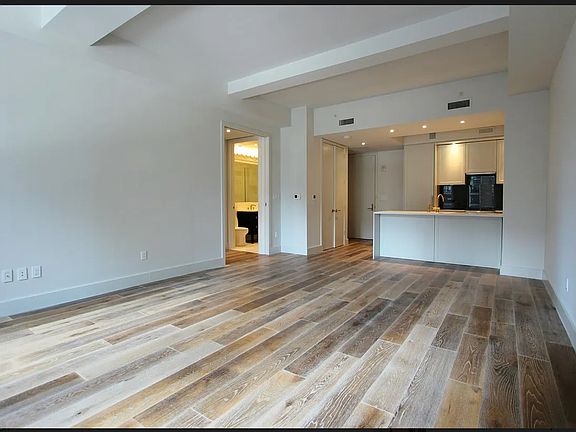 4th image of 93 Worth St Suite 1003