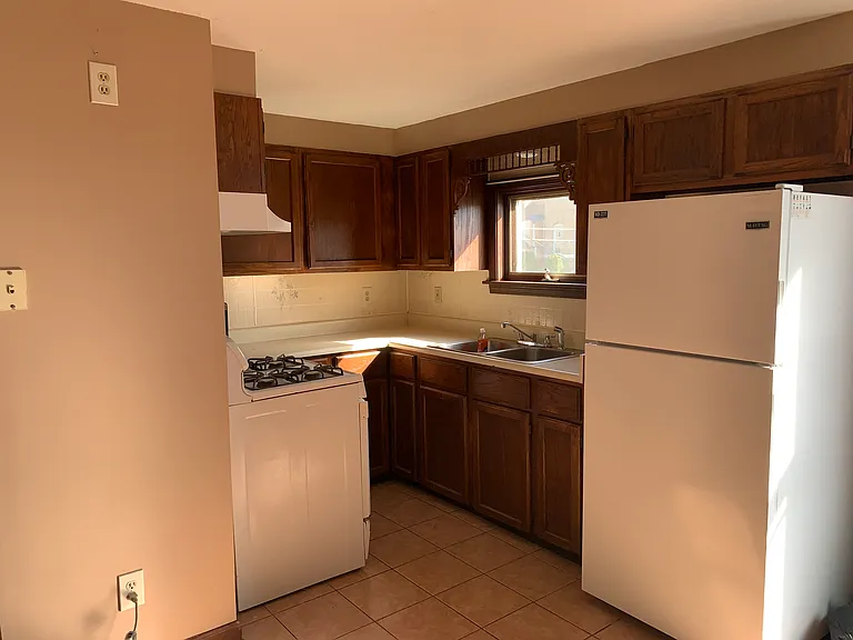 355 Field St #2 — Photo 3