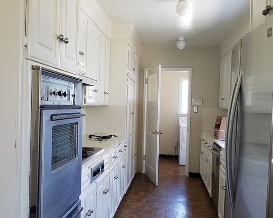 3rd image of 6243 La Tijera Blvd