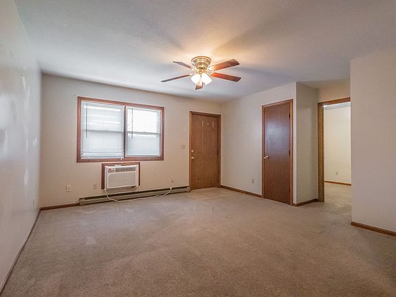 3rd image of 1104 N Walnut St #4