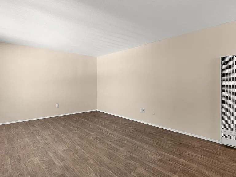 Waldorf Apartments- Riverside, CA — Photo 20