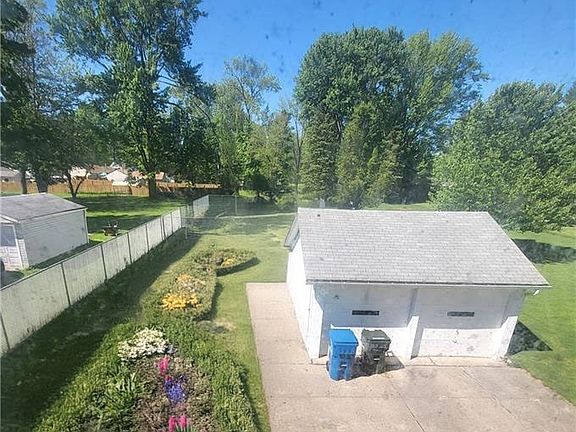4th image of 28480 N Park Dr
