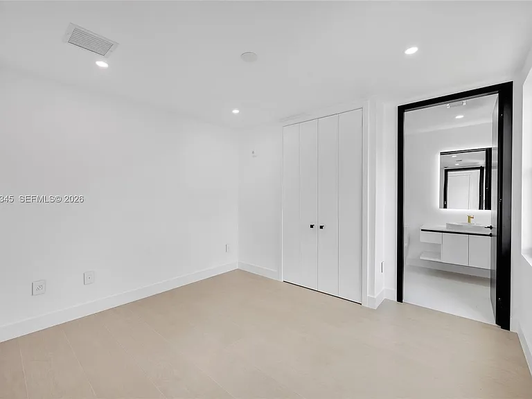 3222 NE 7th St #1 — Photo 44