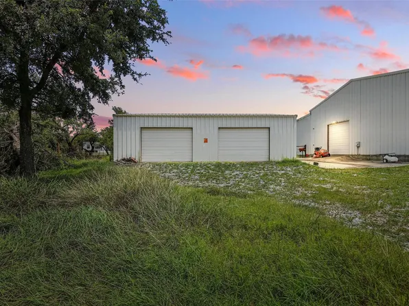 141 Cimmarron Trl, Runaway Bay, TX 76426