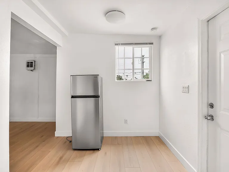940 Arcadia Pl — Photo 3
