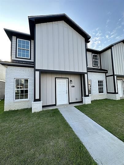 1st image of 940 Amarillo Ave #1