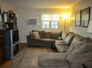6922 215th St, Bayside, NY 11364