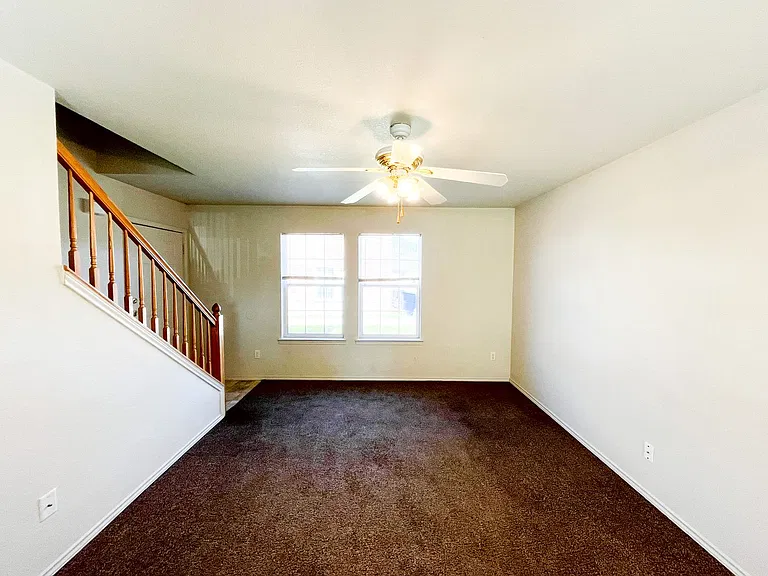 308 Creek St — Photo 4