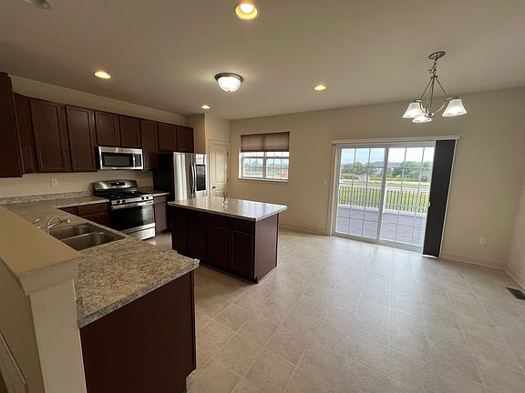 5th image of 1412 Carrick Ct