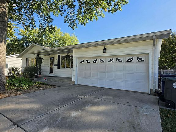 3rd image of 211 Lambeth Rd