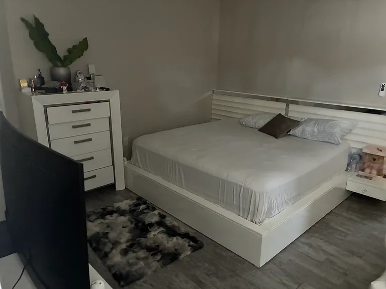 766 Hunt Dr — Photo 2