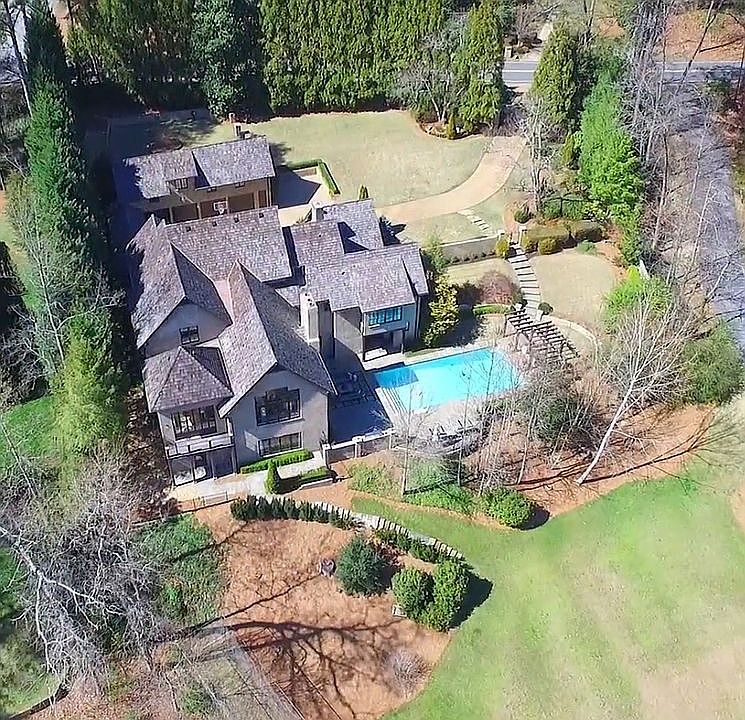 2nd image of 5525 Long Island Dr
